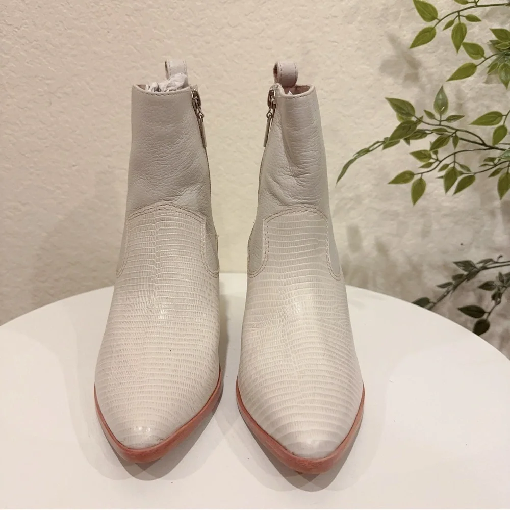 Kaanas Hague Cowboy Leather Bootie in Ivory NWOT Size 6M